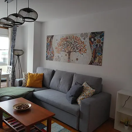 Acogedora Vivienda De 2 Y Terraza *