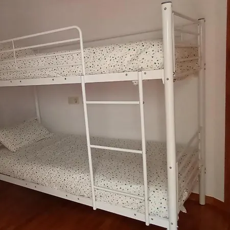 Acogedora Vivienda De 2 Y Terraza 아파트 *